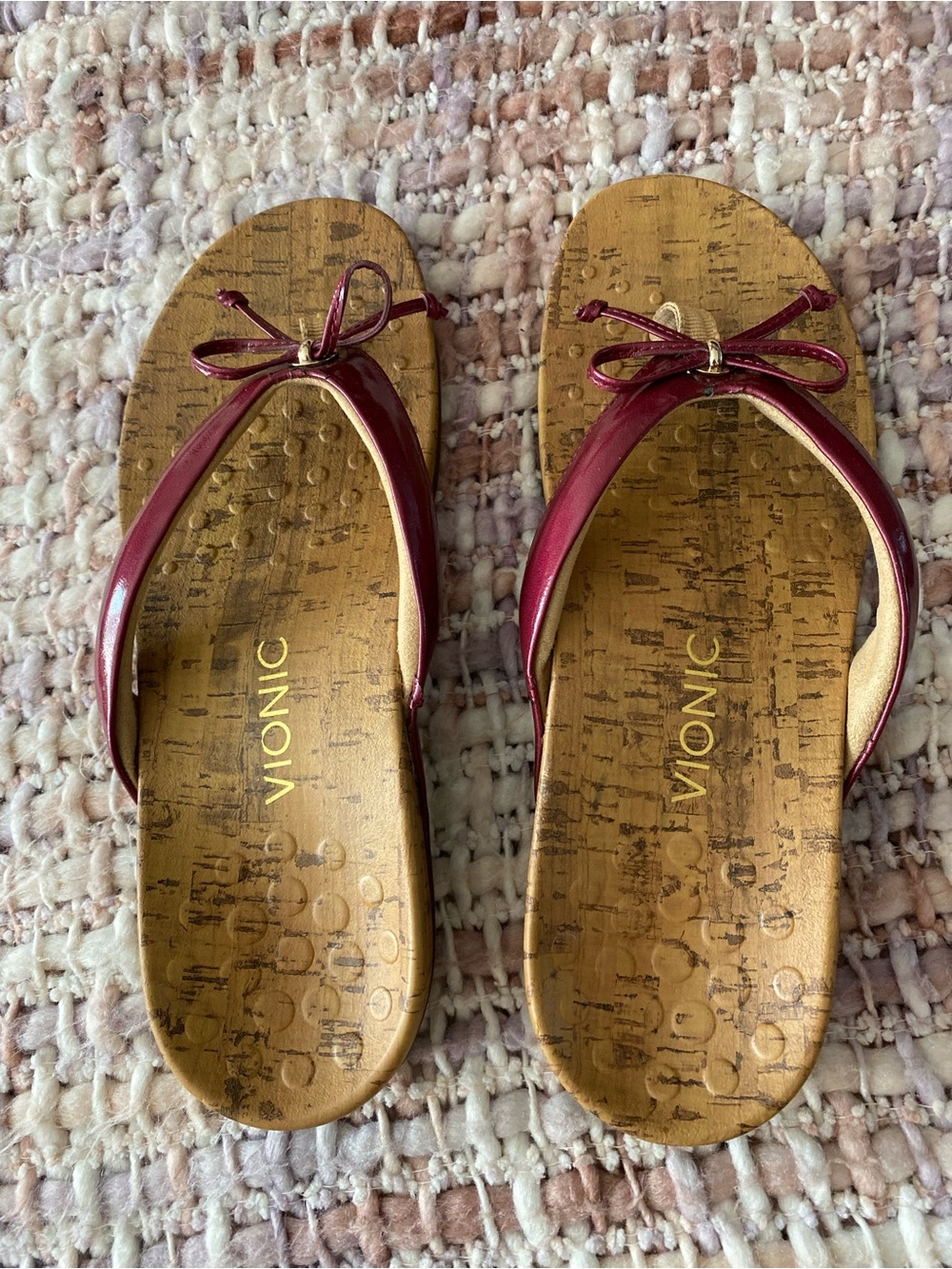 Vionic Women's Burgundy Bow Thong Sandals